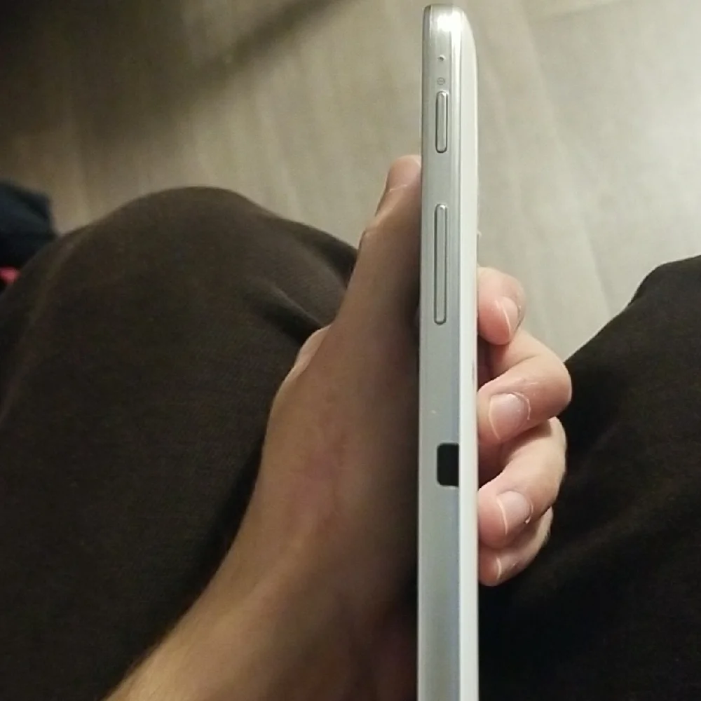 Samsung Tablet in White